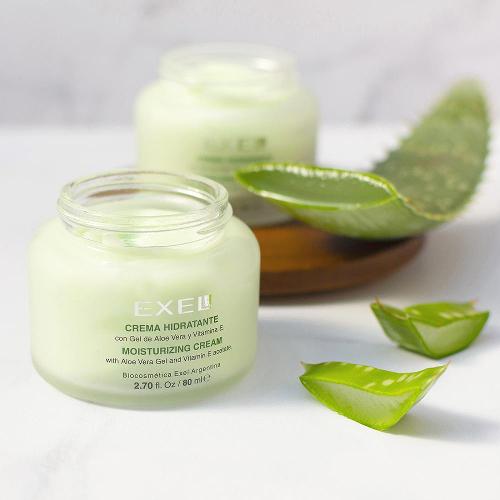 CREME HIDRATANTE COM GEL DE ALOE VERA E VITAMINA E